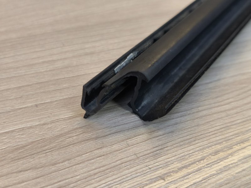 Уплотнитель стекла двери внутренний