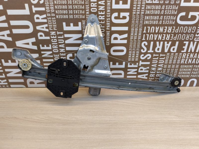 Стеклоподъемник    двери