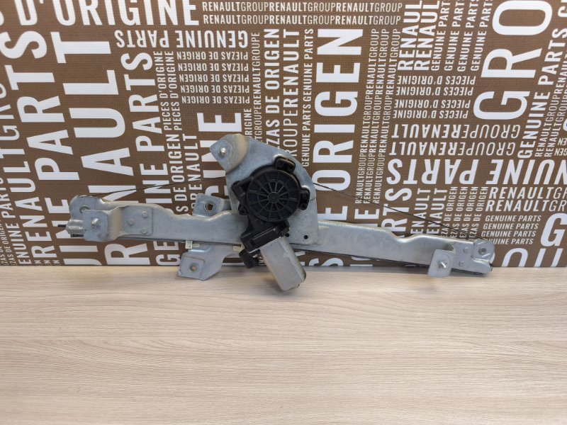 Стеклоподъемник    двери