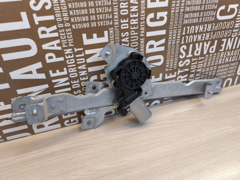 Стеклоподъемник    двери