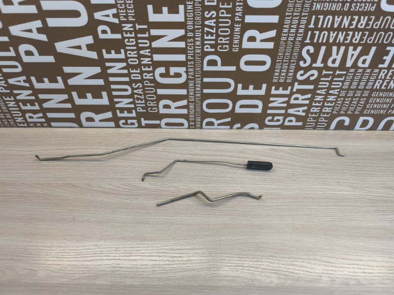 Тяга замка двери