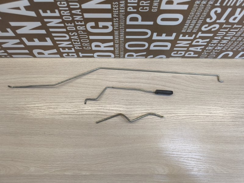 Тяга замка двери