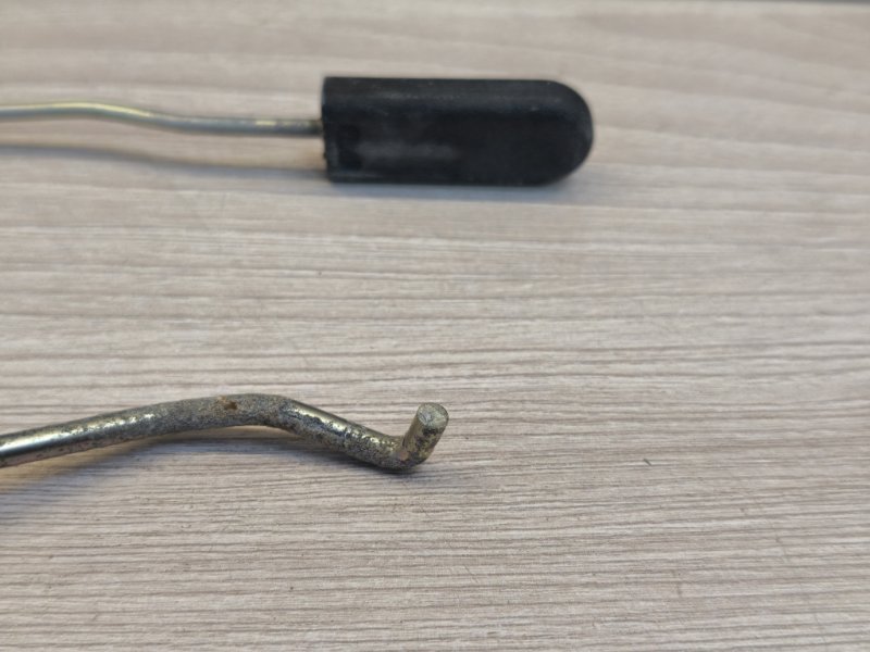 Тяга замка двери