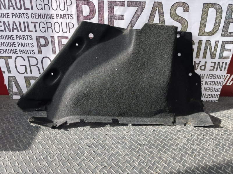 Обшивка багажника