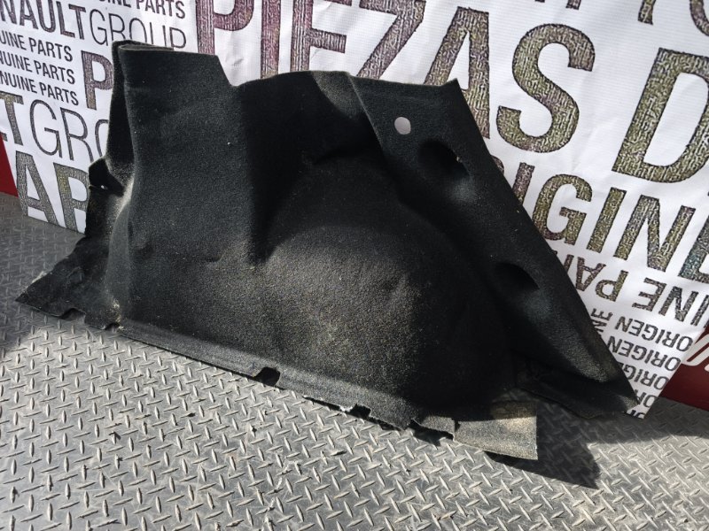 Обшивка багажника