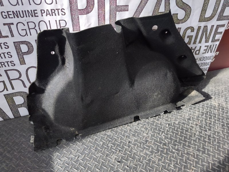 Обшивка багажника