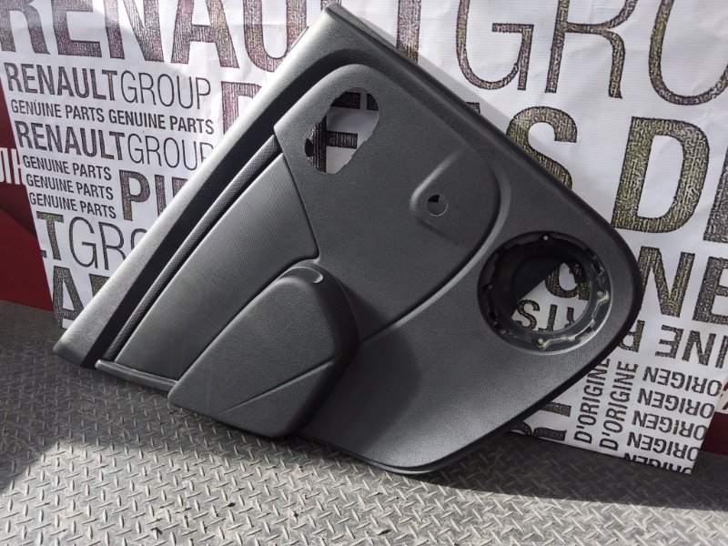 Обшивка боковой двери