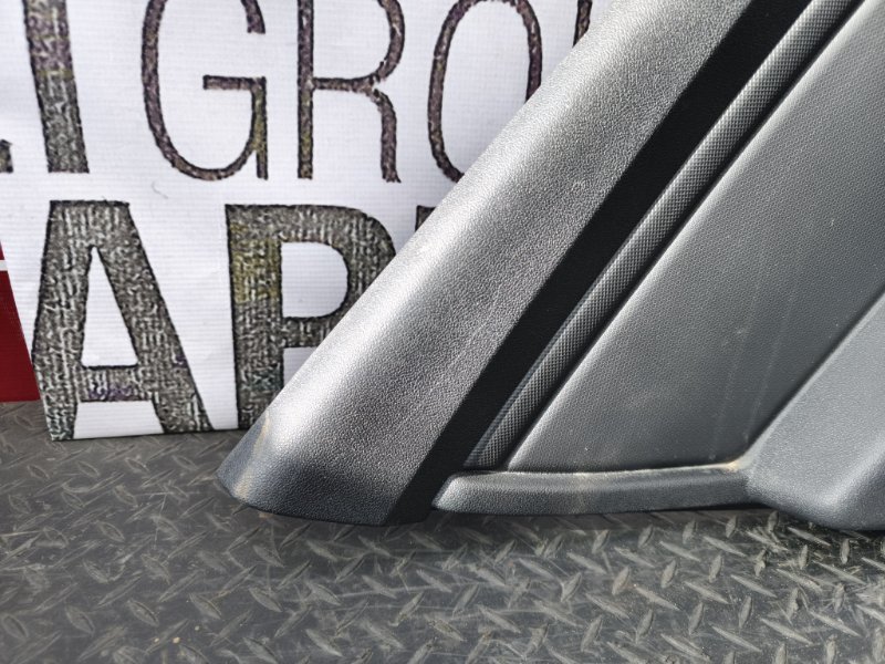 Обшивка боковой двери