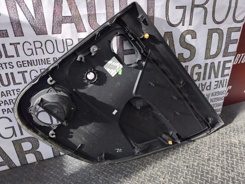 Обшивка боковой двери