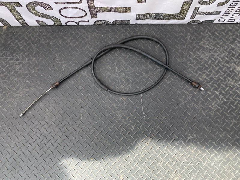 Трос стояночного тормоза