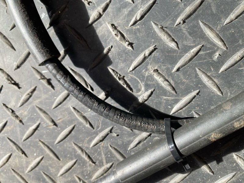 Трос стояночного тормоза