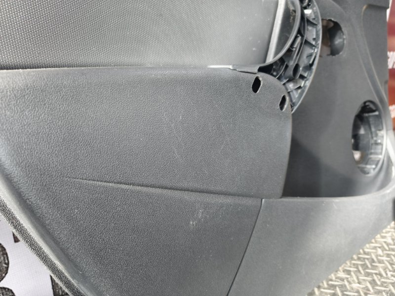 Обшивка боковой двери