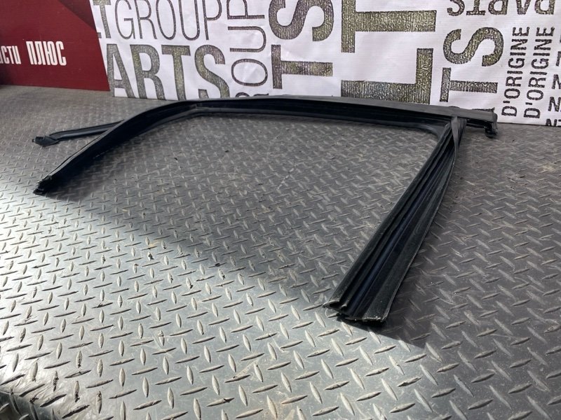 Уплотнитель рамки двери