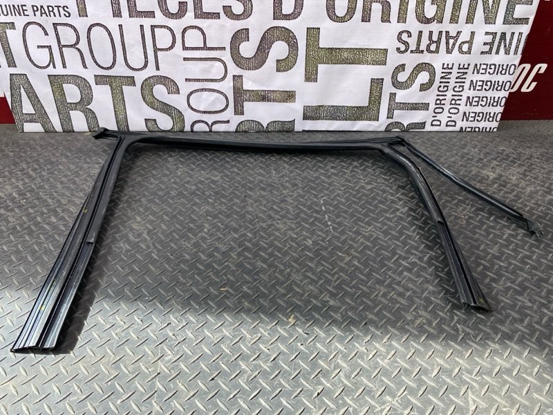 Уплотнитель рамки двери