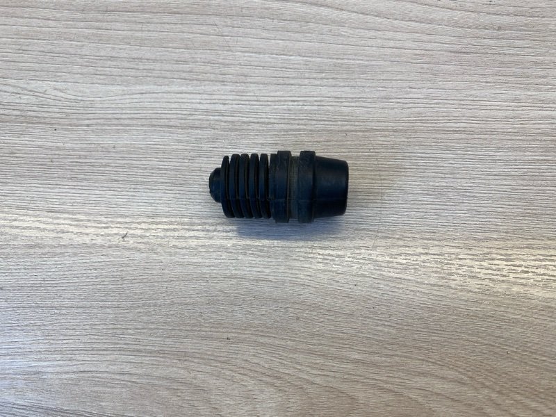 Отбойник капота