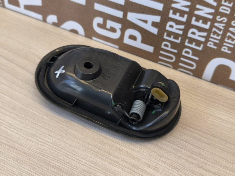 Внутренняя ручка     двери