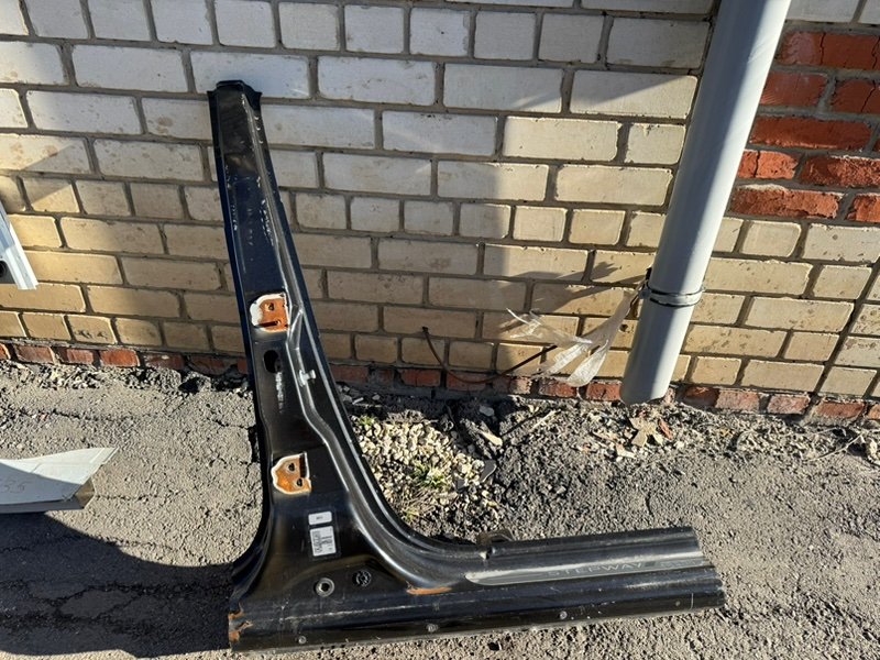 средняя стойка