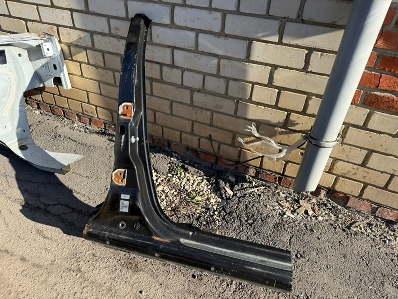 средняя стойка