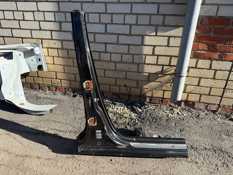 средняя стойка