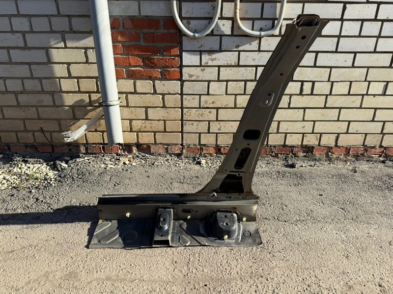 средняя стойка