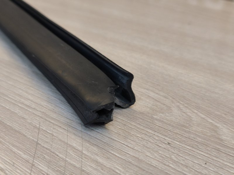 Уплотнитель стекла двери внутренний