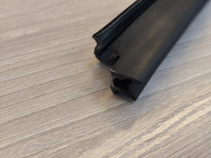 Уплотнитель стекла двери внутренний