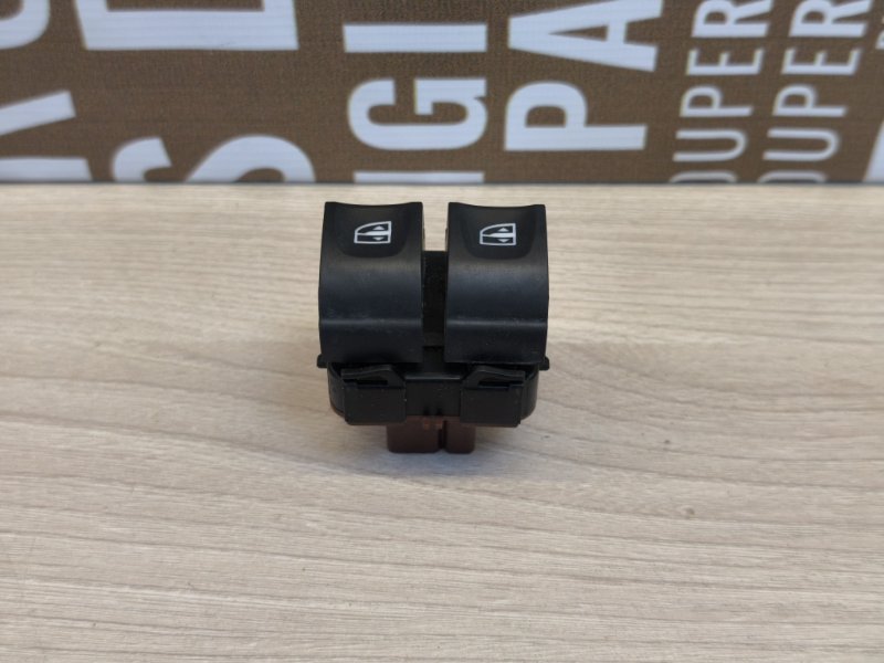 Кнопка стеклоподъемника