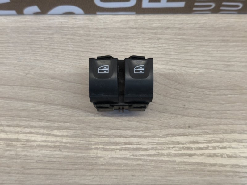 Кнопка стеклоподъемника