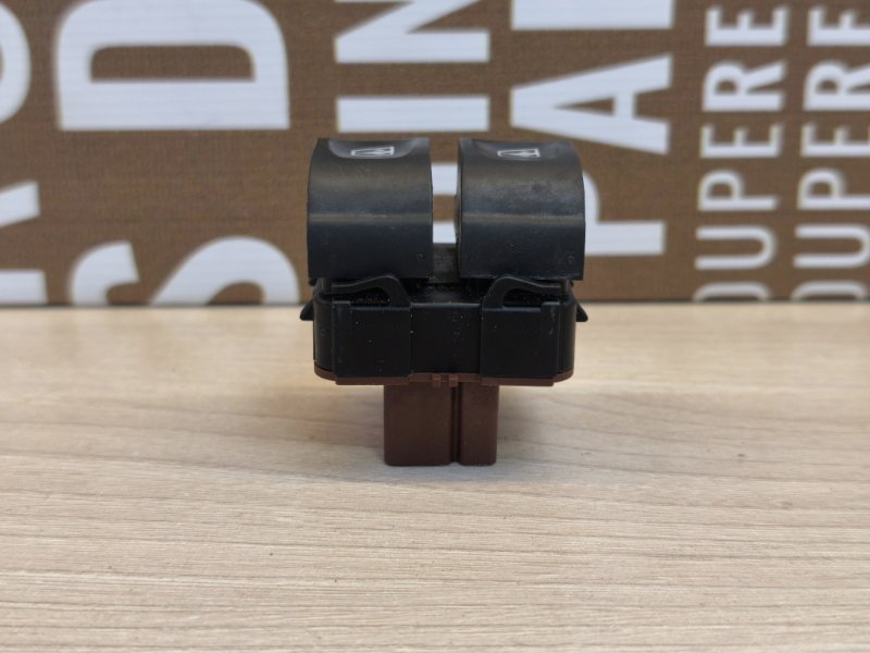 Кнопка стеклоподъемника