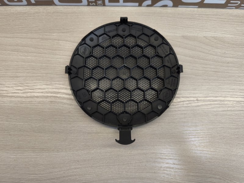 Крышка динамика