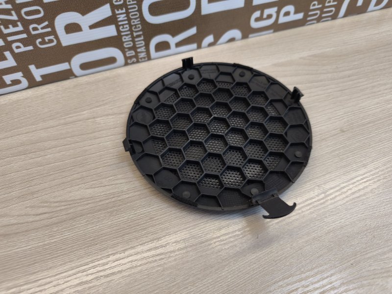 Крышка динамика