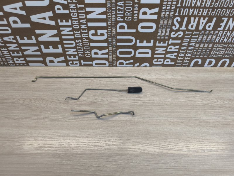 Тяга замка двери