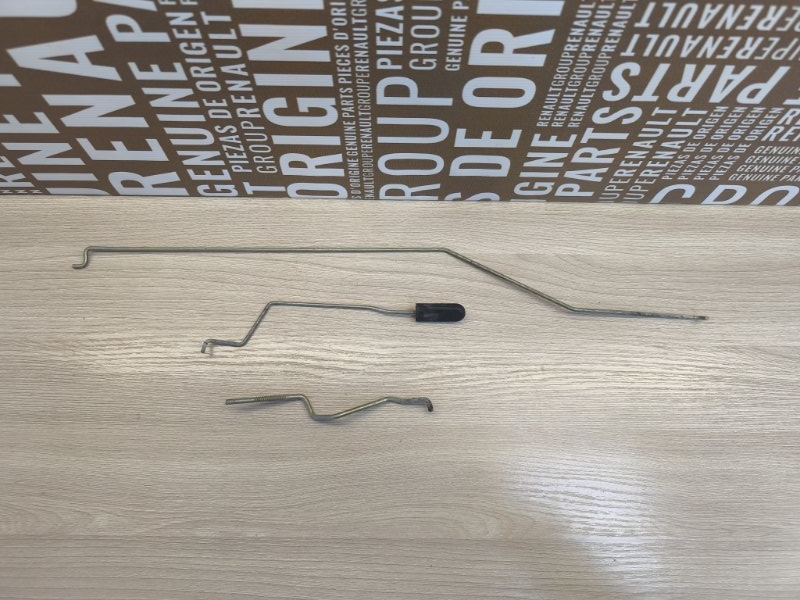 Тяга замка двери