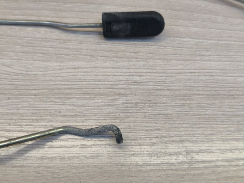 Тяга замка двери