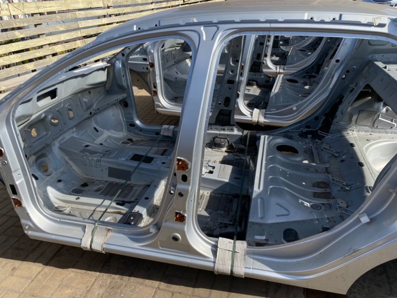 средняя стойка