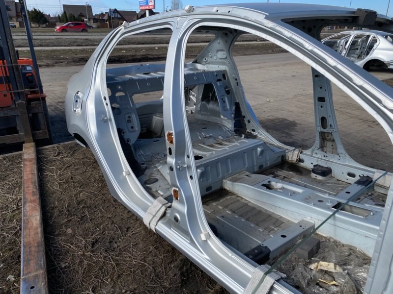 средняя стойка