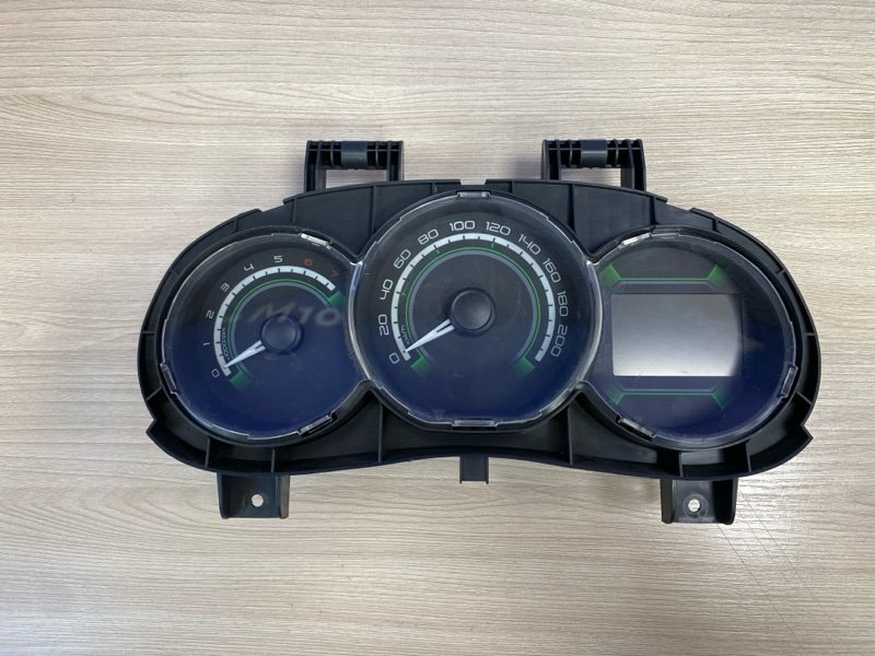 Щиток приборов