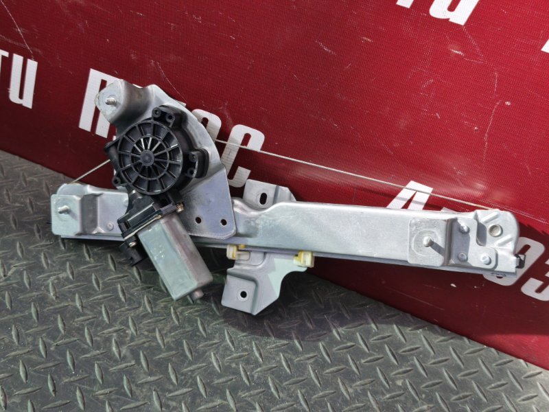 Стеклоподъемник    двери