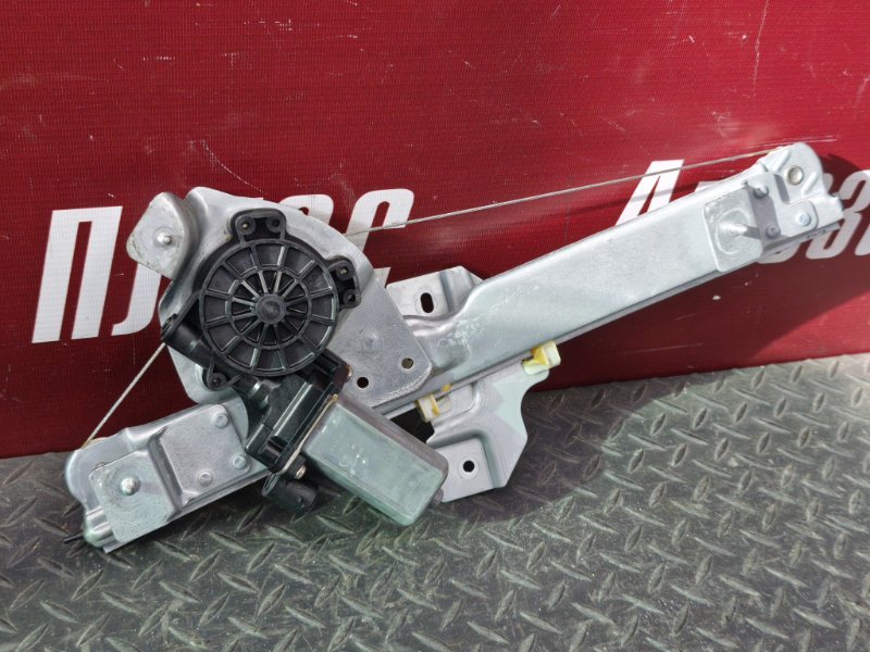 Стеклоподъемник    двери