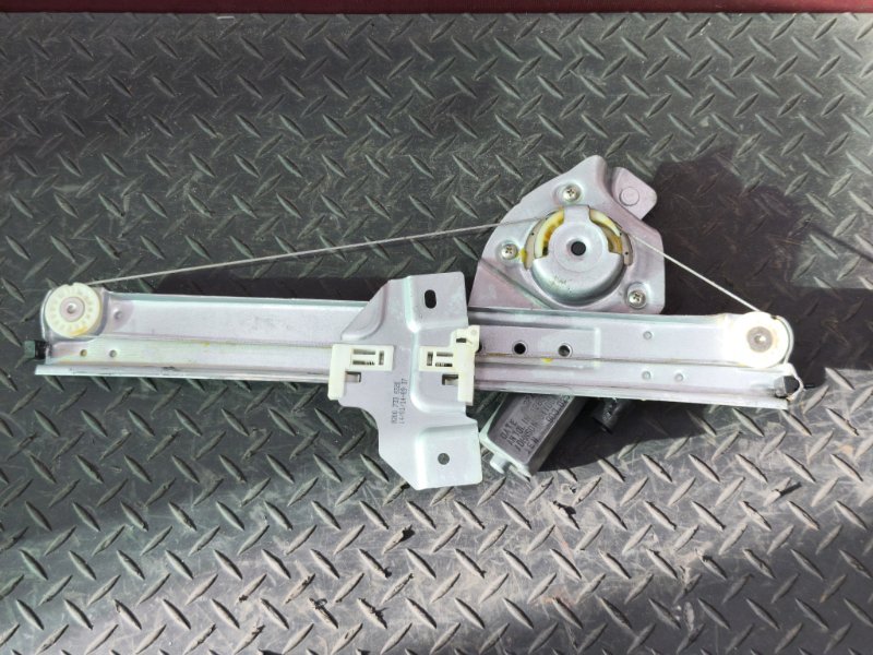 Стеклоподъемник    двери