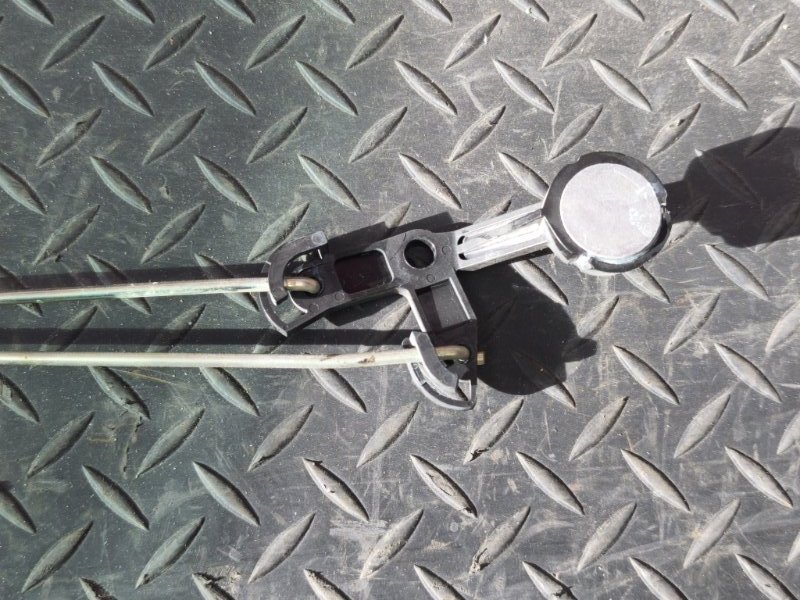 Тяга замка двери