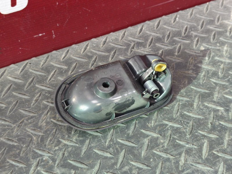 Внутренняя ручка     двери