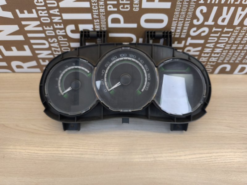 Щиток приборов