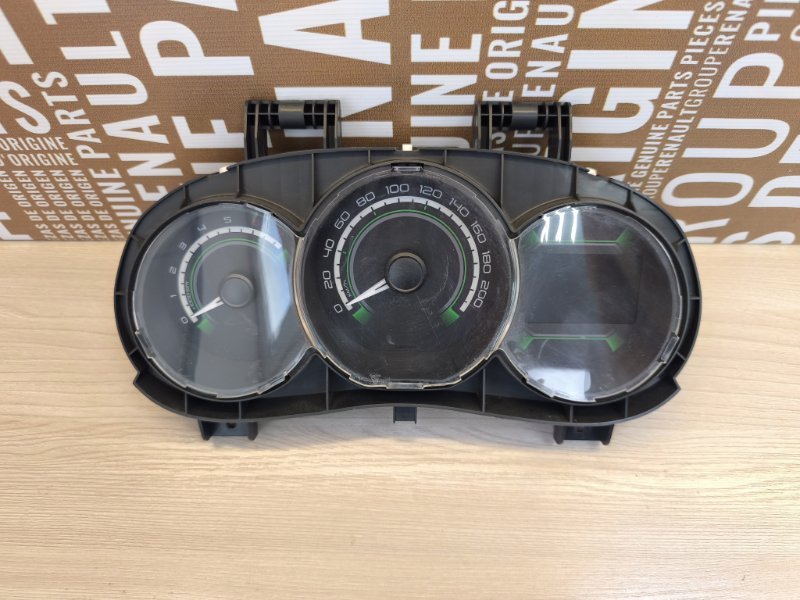 Щиток приборов