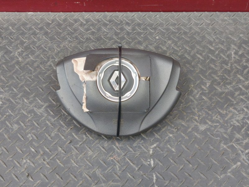 Подушка безопасности водителя