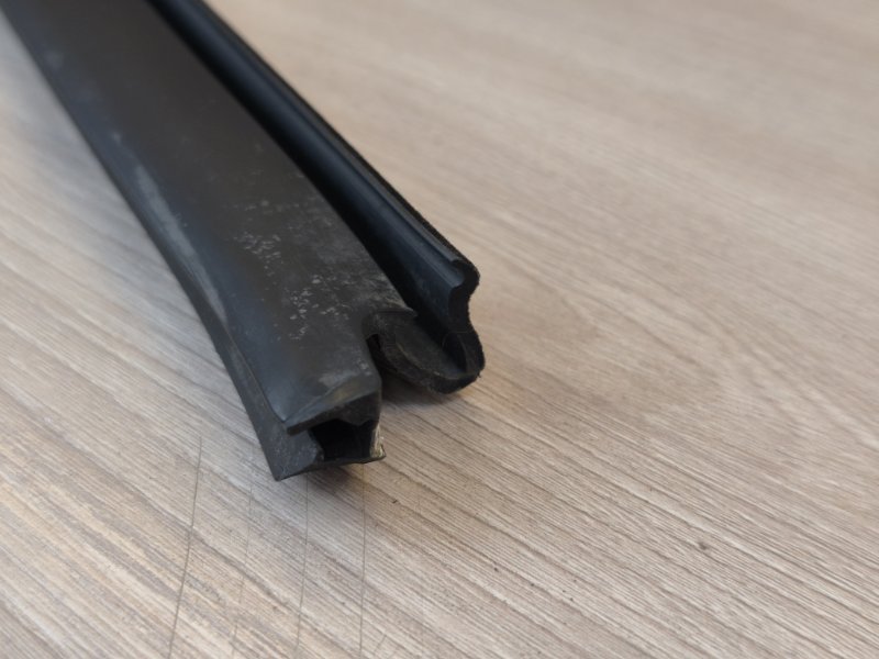 Уплотнитель стекла двери внутренний