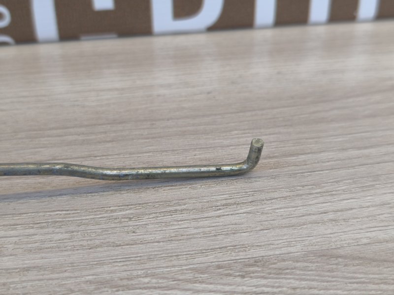 Тяга замка двери