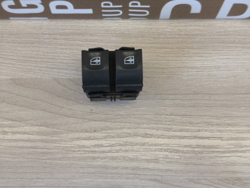 Кнопка стеклоподъемника