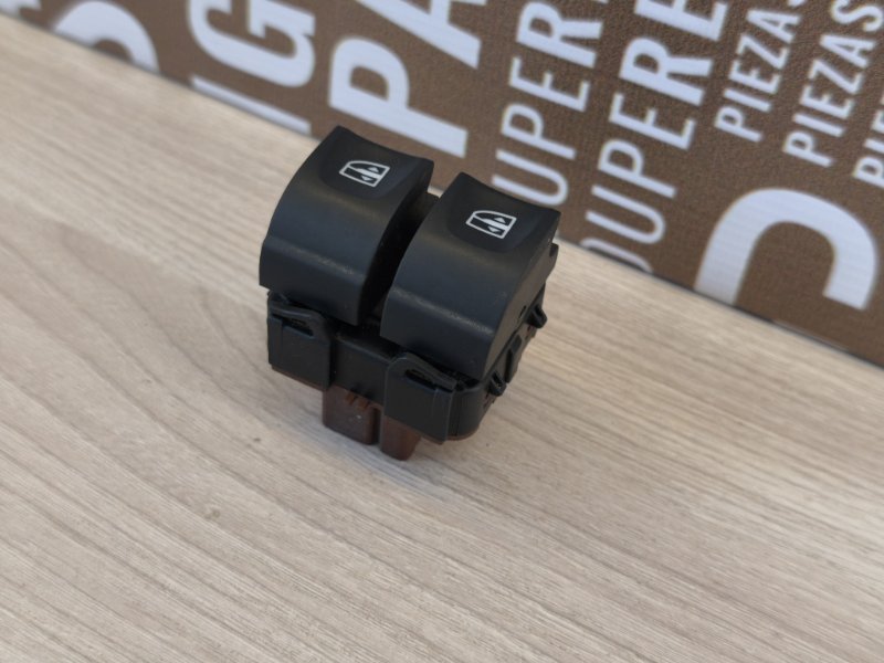 Кнопка стеклоподъемника