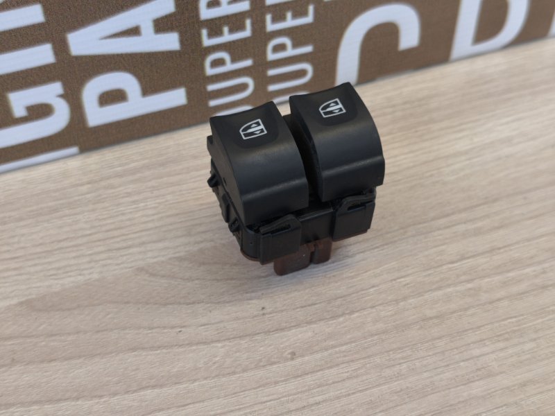 Кнопка стеклоподъемника